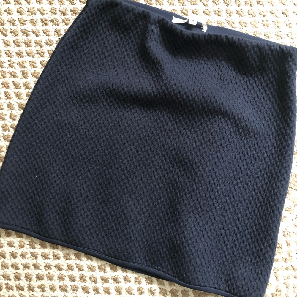 Pull on navy skirt